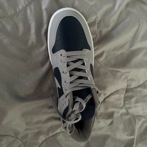 NIKE SB DUNK LOW TOP